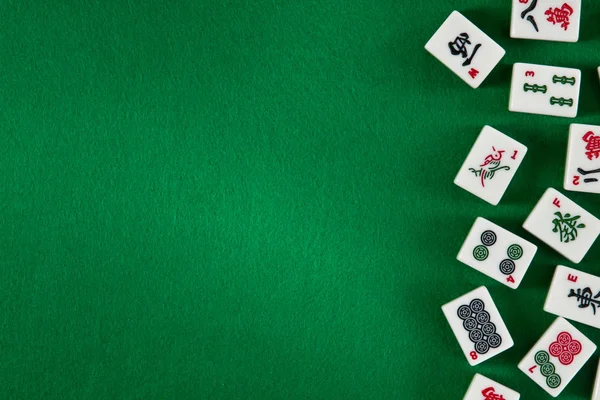 Azulejos Blanco Verdes Para Mahjong Sobre Fondo Tela Verde Emty — Foto de Stock