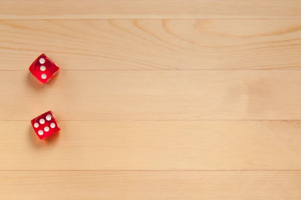 Червоні Кубики Світло Коричневому Дерев Яному Фоні — стокове фото