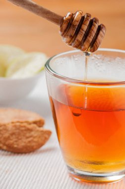 Bal ve limon ile çay