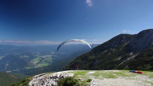 Paraglider on the top — Stock Video
