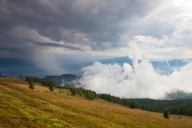 Gerlitzen Apls dramatik akşam önce fırtına, Avusturya.
