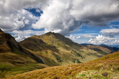 Sonbaharda, Avusturya Tirol Alpleri'nde Kayak Merkezi