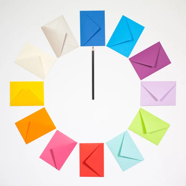 Reloj de sobres de colores para el correo de Navidad . — Foto de Stock