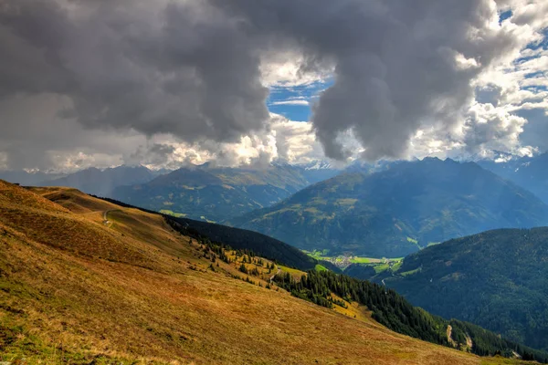 Síközpont, a tiroli Alpok ősszel, Ausztria — Stock Fotó