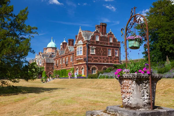 Sandringham House is a country house on 20,000 acres of land.Nor — Stock Photo, Image