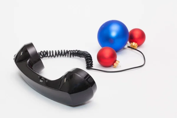 Recipiente de telefone antigo e conexão de cabo com decoração de Natal — Fotografia de Stock