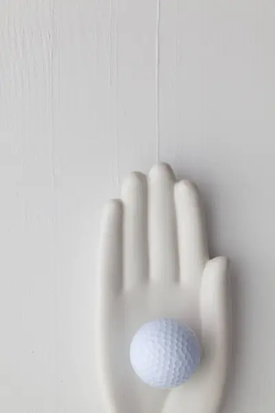 Detail tangan artistik dengan peralatan golf — Stok Foto