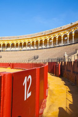Boğa güreşi arenası, Sevilla, İspanya 'da toros meydanı.
