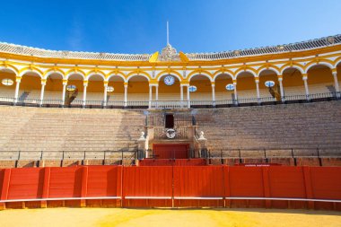 Boğa güreşi arenası, Sevilla, İspanya 'da toros meydanı.