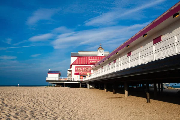 Slavný Britannia molu ve městě velký Yarmouth, Velká Británie — Stock fotografie