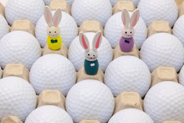 Golf topları yumurta ve Paskalya dekorasyon için kutusunda