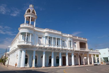 Cienfuegos, Cuba Jose Marti parkının Ferrer sarayda.