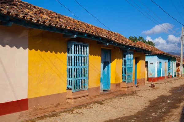 De typische oude koloniale straat in Trinidad, Cuba. — Stockfoto