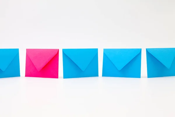 Different colored envelopes on the table — Stock Photo, Image