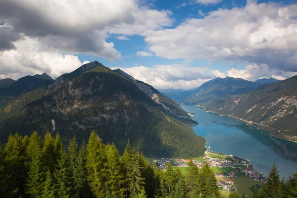 Mountain view från toppen - Alpbachtal, Österrike — Stockfoto