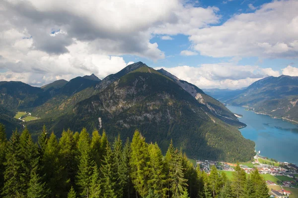 Mountain view från toppen - Alpbachtal, Österrike — Stockfoto