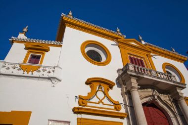 Boğa güreşi arenası, Sevilla meydanı..