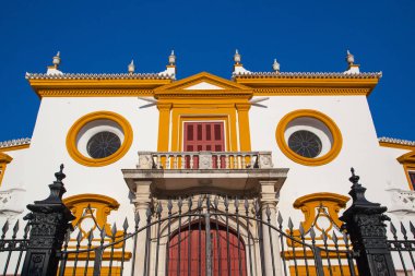 Boğa güreşi arenası, Sevilla meydanı..