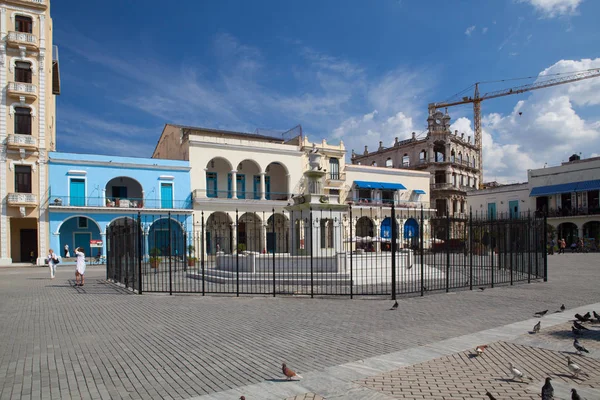 Eski sömürge binaları Plaza Vieja Meydanı, Havana, Küba