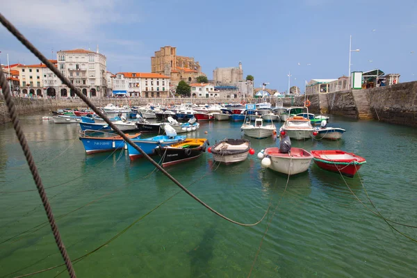 Port en Castro Urdiales, Espagne — Photo