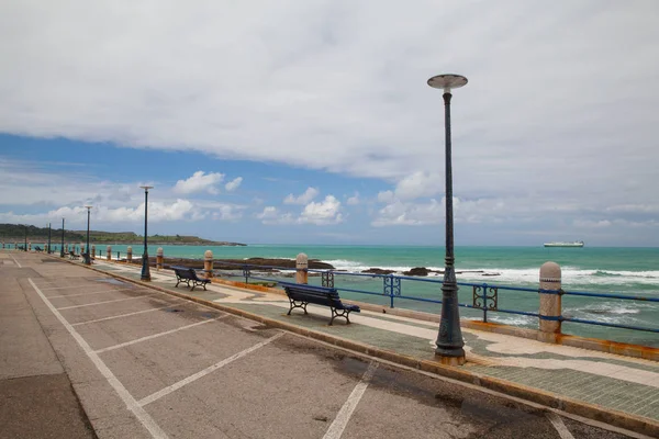 El Sardinero beach promenade, Santander, Španělsko — Stock fotografie