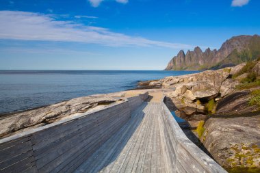Turist boardwalk Senja Adası, Norveç