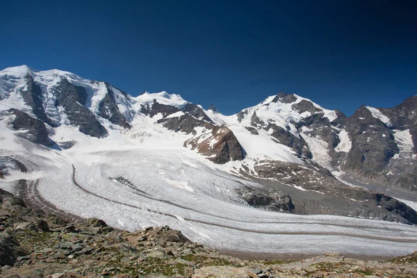 Visa från Diavolezza bergen och glaciärer — Stockfoto