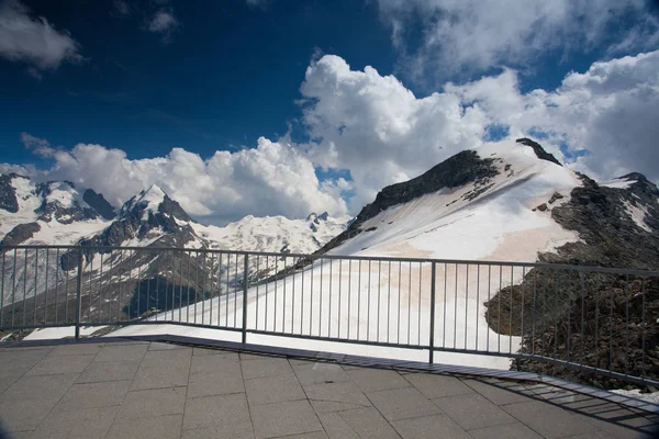 Mountain view från Piz Corvatsch, Schweiz — Stockfoto