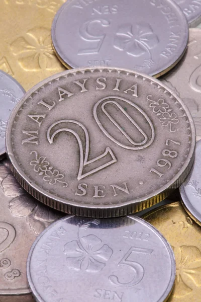 Detalj av olika malaysiska ringgit mynt — Stockfoto