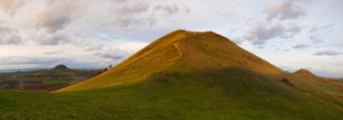 Rana hill. Sonbahar sahne Central Bohemian Highlands, Çek Cumhuriyeti