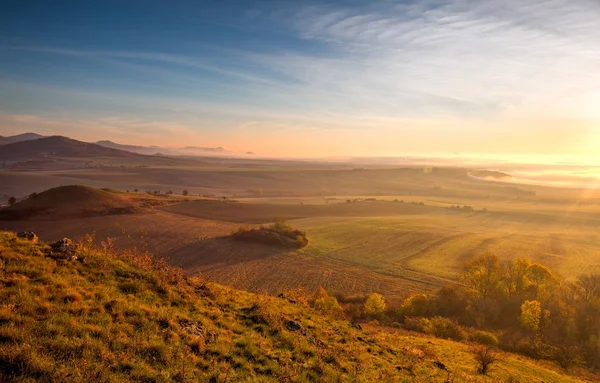 Mlhavé Ráno Podzim Středohoří Česká Republika Obraz Hdr — Stock fotografie