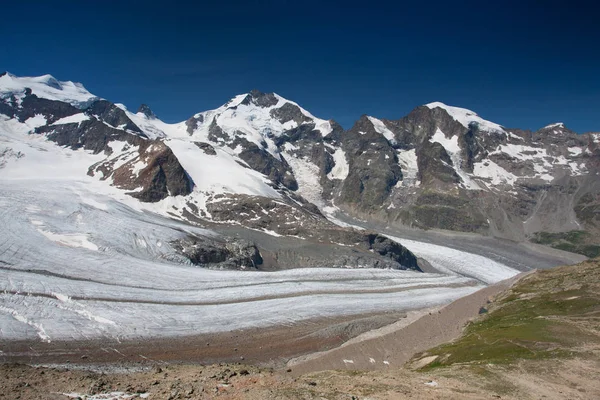 Visa från Diavolezza bergen och glaciärer — Stockfoto