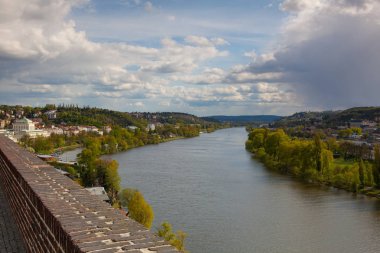 Vysehrad yağmur sonrası, Prague, Çek Cumhuriyeti görüntülemek 