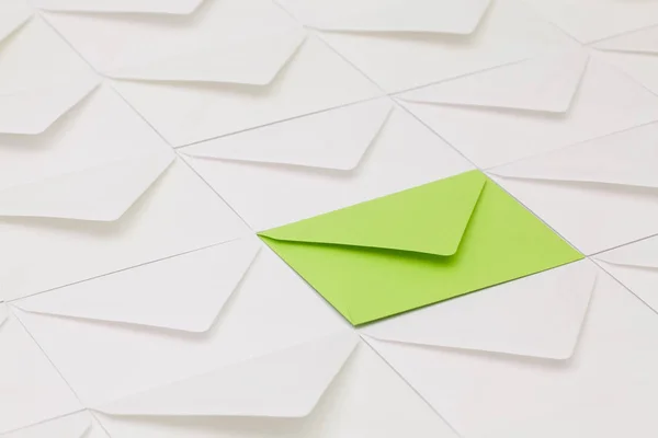 Envelopes diferentes na mesa — Fotografia de Stock