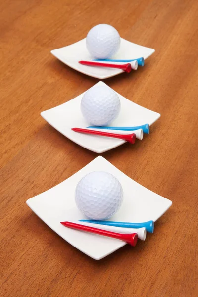 Keramické misky pro sushi jídlo a golf ball — Stock fotografie