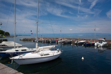 Bağlantı noktası, Evian-les-Bains Leman Gölü, Fransa'nın kıyısında