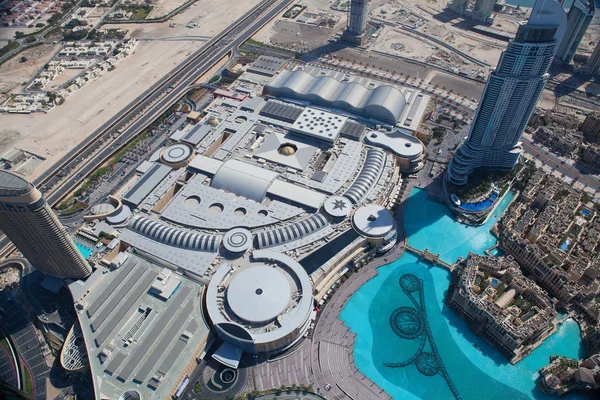 Şehir merkezinde en yüksek binası gelen Dubai üzerinde Üstten Görünüm 
