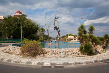 Cienfuegos, Cuba - 28 Ocak 2017: Punta Gorda güzel Palacio de Valle Cienfuegos, Küba'da yakın sonunda döner kavşak.