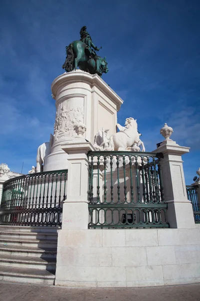 Bronze statue of King Jose I from 1775 on the Commerce Square, L — Stock Photo, Image