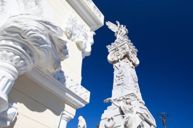 Havana, Küba - Ocak 21,2017: Havana nekropol Cristobal Colon.The ana mezarlığı. İki nokta üst üste mezarlığı Havana'nın Vedado semtinde 1876 yılında kurulmuştur.,