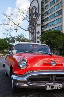 Eski Havana, Küba'da yolda eski Amerikan araba.