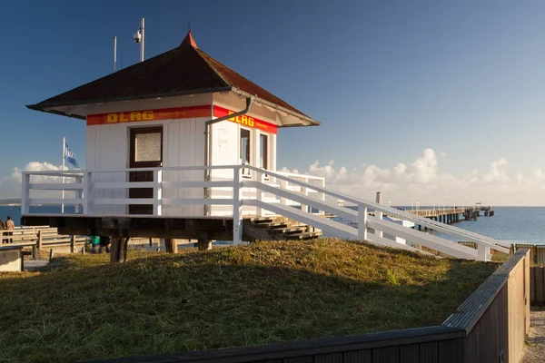 Ráno na molu v Binz, Ruegen Island, Německo. — Stock fotografie