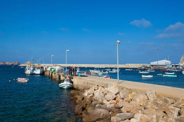 Fischerboote im Hafen von Sagres, Portugal. — Stockfoto