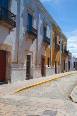 Tipik koloni Campeche, Meksika sokak. 