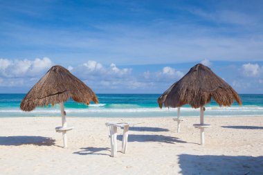 Boş sahilde Playa del Carmen, Meksika