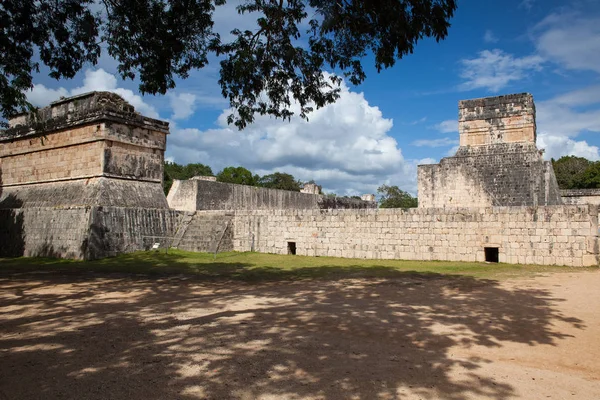 Επιβλητικά ερείπια των Μάγια, Τσιτσέν Ιτζά, Μεξικό. — Φωτογραφία Αρχείου