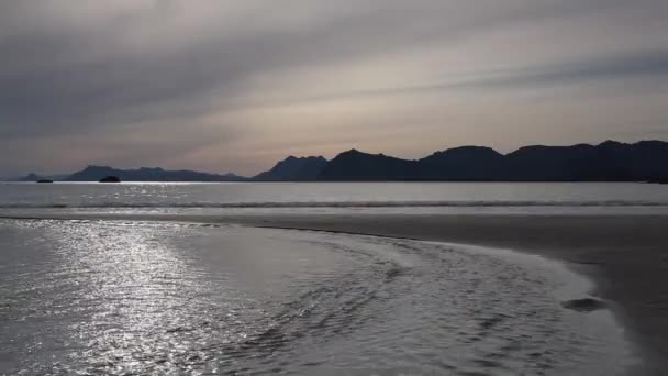 Pôr Sol Praia Roervik Vazia Ilha Lofoten Noruega — Vídeo de Stock