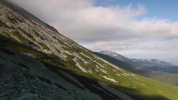 Parapente Las Montañas Tatra Vista Desde Skalnate Pleso Eslovaquia Montañas — Vídeos de Stock