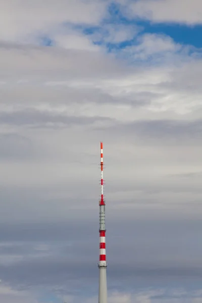 Television tower on the blue sky — Stock Photo, Image