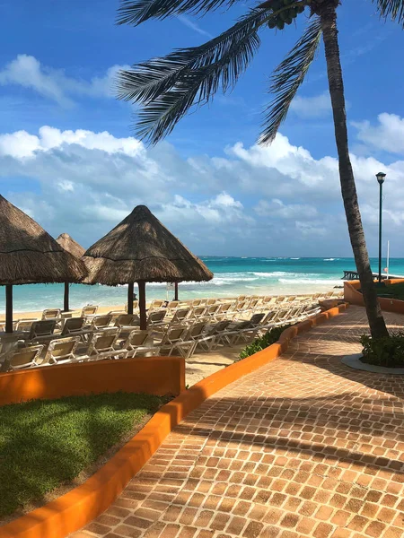 Am leeren strand, cancun, mexiko — Stockfoto